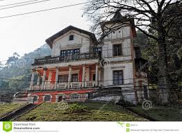 Jetzt online bestellen oder reservieren & abholen in ihrem fachcentrum. Haus Oben Auf Einen Hugel Petropolis Stockfoto Bild Von Beizbruehen Haus 926214