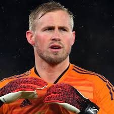 Peter schmeichel is proud and angry about his son, leicester keeper kasper, running towards the wreckage of the helicopter crash that killed the club's owner. Kasper Schmeichel Reveals He Is Haunted By Helicopter Crash That Killed Leicester Owner Daily Star