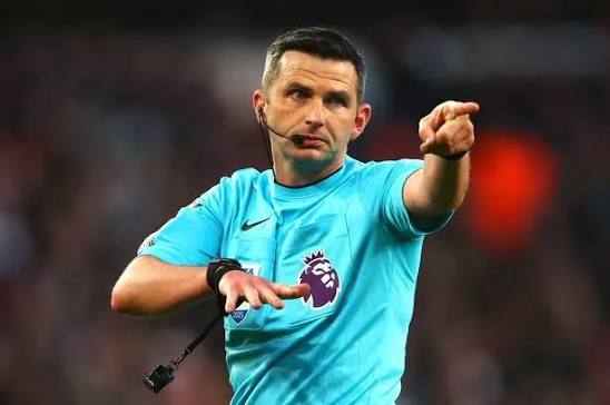 ᐉ Michael Oliver ✓ Referee Statistics, Cards