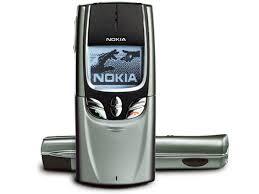 Handys gehören nicht in den hausmüll, sondern zum elektroschrott | bild: Nokia 8810 Erstes Handy Ohne Aussere Antenne