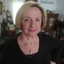 🎄Tutti sotto l'albero per una foto ricordo! Come da tradizione festeggiamo  l'arrivo del Natale con la campagna di sensibilizzazione #IONONTIABBANDONO  che ha trasformato la piazza di Parma in un set fotografico interamente