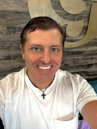 Had an awesome time partying with the legend himself,Timothy Rowland, in  Safety Harbor! The man's not only a killer singer but a blast to hang out  with—every event turns into a memory.