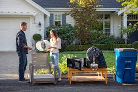 Bulk Trash Pickup Junk Removal Republic Services In 2020 Republic Services Trash Removal Waste Disposal