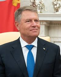 Ponta kabinesinde milli eğitim bakanı olarak görev yaptı. Klaus Iohannis Wikiwand