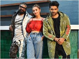 Guru Randhawa And Dhvani Bhanushali Come Together For A Peppy Track Hindi Movie News Times Of India Dhvani bhanushali is an indian singer who works in the bollywood music. guru randhawa and dhvani bhanushali