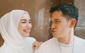 Eits, sebelumnya intip manisnya citra kirana di hari pernikahannya dulu nih. Rezky Aditya Ungkap Sudah Memendam Rasa Ke Citra Kirana Sejak 11 Tahun Lalu