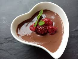 Cremes Au Chocolat Aux Framboises De Cyril Lignac Dans Tous En Cuisine Mes Meilleures Recettes Faciles En 2020 Recette Dessert Rapide Recette Dessert Recette