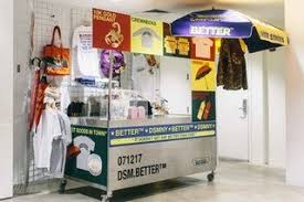 Avi Gold S Better Hosts Pop Up Hot Dog Stand At Dover Street Market Ny Hot Dog Stand Dover Street Market Hot Dogs