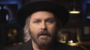 DC Talk's Kevin Max Is Now 'Exvangelical,' Says He's Been 'Progressing' for  'Decades'