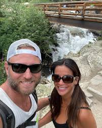 Just wow. And yes, I hiked in flip flops! 🐻♥️ Bradley Forward