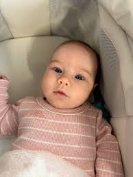 A quick selfie but not without Mia >>>