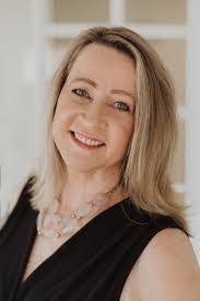 Connie Morrell's Instagram, Twitter & Facebook