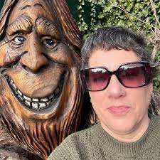 Billy and Stu wanna know your fav scary movie… . #halloween  #couplescostumes #scream #halloweencostumes