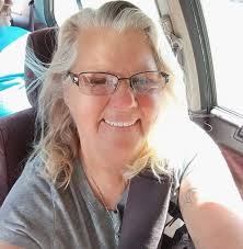 Does anyone have an oval 4 quart crockpot lid they're not using???