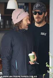 Drei fragen an go_a (@_go_a_) aus der ukraine. American Actor Chris Pratt Sports A Beard At Breakfast With Joel And Nash Edgerton In Sydney Daily Mail Online