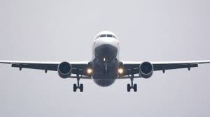 Daŭ la o parte, lepăd: A BÄƒtut O StewardesÄƒ RomancÄƒ Si A AmeninÅ£at CÄƒ AruncÄƒ Avionul In Aer Pilotul Si A Aflat SentinÅ£a Publika Md Aici Sunt È™tirile