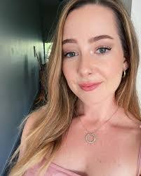 Kayla Davidson's Instagram, Twitter & Facebook