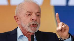 Lula cita 4 "inimigos" da segurança em novo programa eleitoral