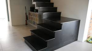 Concepteur D Amenagement D Interieur Escalier Metal Moderne Avec Rangements Invisibles Garde Corps En Verr Video Escalier Amenagement Interieur Escalier Relooking