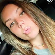 Anna Rabon's Instagram, Twitter & Facebook