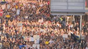 Jun 10, 2021 · reddit user qpalzm456 issued this timely reminder to all australians in light of melbourne's latest lockdown — announcing the simple psa of don't be a dick. tap to play or pause gif bbc Coronavirus Anti Lockdown Protests Updates Nsw Chaos As Thousands Gather For Anti Lockdown Protests