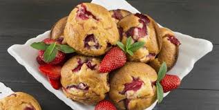 Muffins Aux Fraises Et A La Compote De Pommes Pas Trop Sucrees Mais Juste Assez Recettes Ma Fourchette Dessert Recipes Desserts Recipes