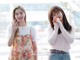 Você pode mudar o nome do idol/grupo se quiser (´｡•. Twice Dahyun And Nayeon Look Pretty And Cute On Their Way To Los Angeles Knetizen