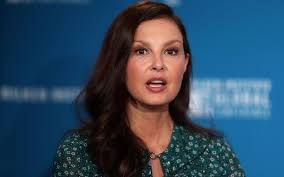 Ashley Judd poursuit Weinstein pour l'avoir empêchée de tourner dans le  «Seigneur des anneaux»