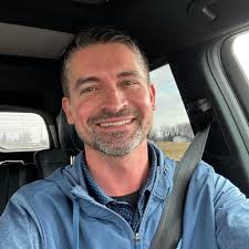 Heavy duty Windsor rocking chair great shape