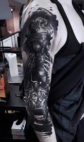 Tattoo Arm Gasmaske Portrat Mann Mit Bildern Gasmaske Tattoo Gasmaske Tattoo Arm Mann
