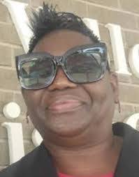 Lindy Bell's Instagram, Twitter & Facebook