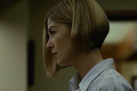 The Bob Rosamund Pike Gone Girl Screen Capture Choppy Bob Hairstyles Girl Short Hair Bob Hairstyles