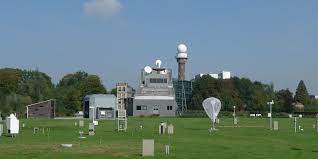 Knmi focuses on monitoring and warning for risks with an atmospheric or seismic origin. Knmi Knmi Jaaroverzicht 2015
