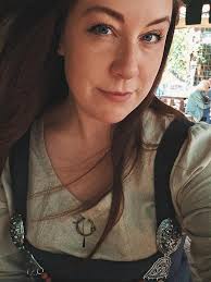 Autumn is coming.🍂 My favorite season with lots of colors and cozy  weather. This picture is made by @pixelated_desire @patrick.visser.photography  ° ° ° #photooftheday #photographer #photoshooting #model#modelphotography  #autumn#autumnvibes ...