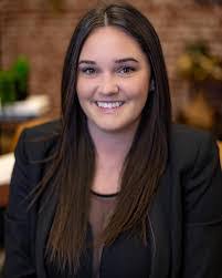 Stephanie Officer's Instagram, Twitter & Facebook