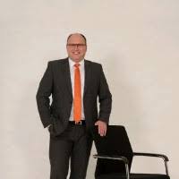 Banque, distributeur automatique et agence immobilière. Bechtold Steffen Sachverstandiger Immobilienbewertung Vr Bank Asperg Markgroningen Eg Linkedin