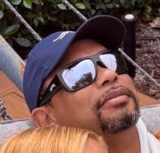 Dwight Finebaum (@FinebaumDwight)