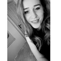 Emily Perman's Instagram, Twitter & Facebook