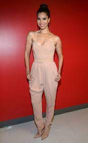 Shop designer items by elisabetta franchi online. Celeb Style Who Wore The Elisabetta Franchi Nude Jumpsuit Better Khloe Kardashian Vs Roselyn Sanchez My Hell Of A Life