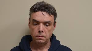 Franklin Police: Man holds Hardee's employees at gunpoint during robbery