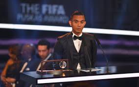 Mohd faiz subri was presented the puskas award by brazilian legend ronaldo. Fifa Com On Twitter Who Will Succeed Mohd Faiz Subri In Picking Up The Fifa Puskas Award Watch The Goals Vote For Thebest Https T Co Iryv28yfbp Https T Co Q1tmtnkxby
