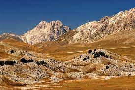 Il prezzo di una casa vacanze a campo felice per quest'estate sarà di 92 € per notte. Le Meraviglie Della Piana Di Campo Imperatore Da Favola
