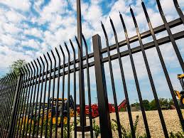 Aluminum fences are very popular around the world for their versatility, style and durability. Commercial Iron And Aluminum Fences Houston Tx Texas Fence