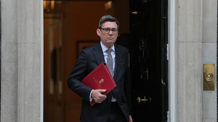 UK Prime Minister Andy Burnham wants 'honest discussion' on return to EU free movement | Euronews