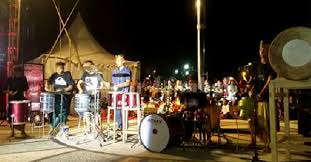 Beberapa contoh alat musik ini misalnya drum, marakas, simbal, tamborin, timpani, triangle, konga, timpani, kastanyet, rebana, tifa. Contoh Alat Musik Kontemporer Contoh Resource