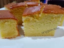 Campur 1/4 cawan gula perang, 1/4 cawan tepung, 2 sudu besar butter dan 1/2 sudu teh serbuk kulit kayu manis dalam mangkuk dan kacau guna garfu sampai jadi macam serbuk kasar. Butter Kek Moist Dan Sedap