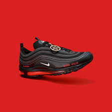 Designing them was a new process for the rapper, who loves to wear sneakers, but doesn't think of himself as a sneakerhead. Tjfsuxqmmuejym
