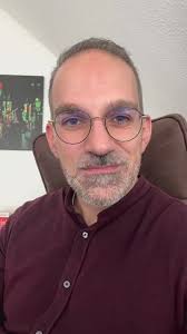 „Im Homeoffice wird nicht gearbeitet? Im Büro doch auch nicht! 🏡🏢, Es  gibt für mich keine klare Verbindung zwischen der Leistung im Homeoffice  und im Büro. Die Qualität der Arbeit hängt nicht vom…