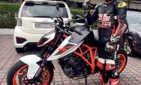 Cuaca juga bisa diartikan sebagai keadaan udara harian pada tempat tertentu, serta dapat. Triumph Street Triple Rs Raja Keseronokan Berita Imotorbike