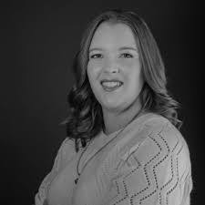 Amanda Dodge's Instagram, Twitter & Facebook